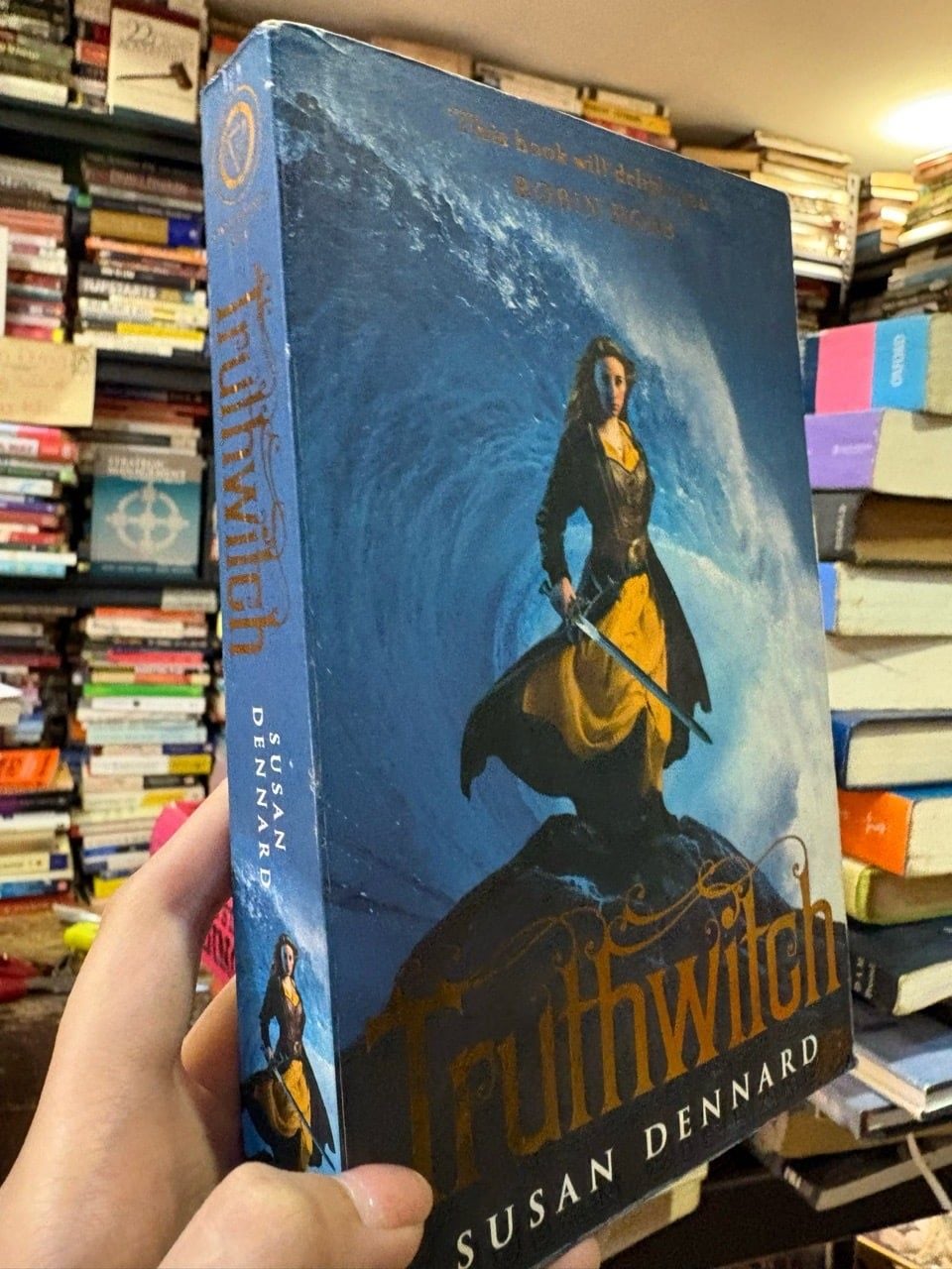  Truthwitch - Susan Dennard 