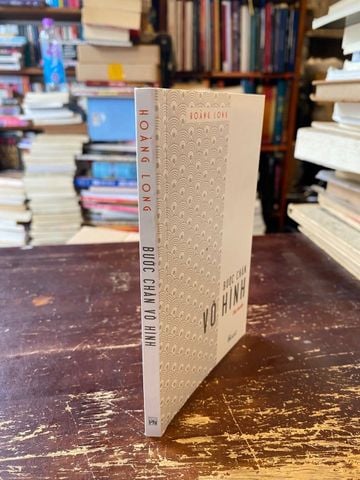  Bước chân vô hình (thơ Haiku) - Hoàng Long 