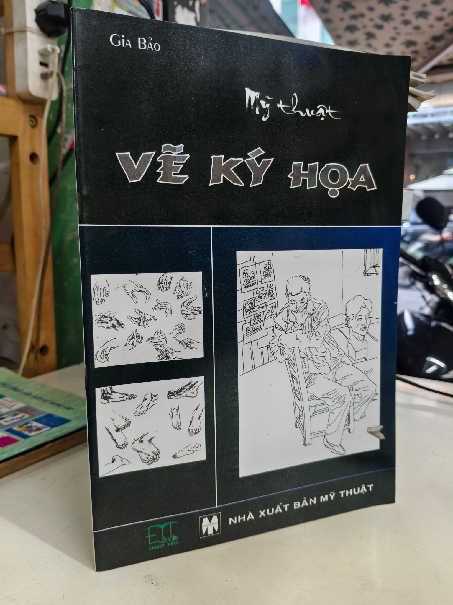  Mỹ thuật vẽ ký hoạ - Gia Bảo 