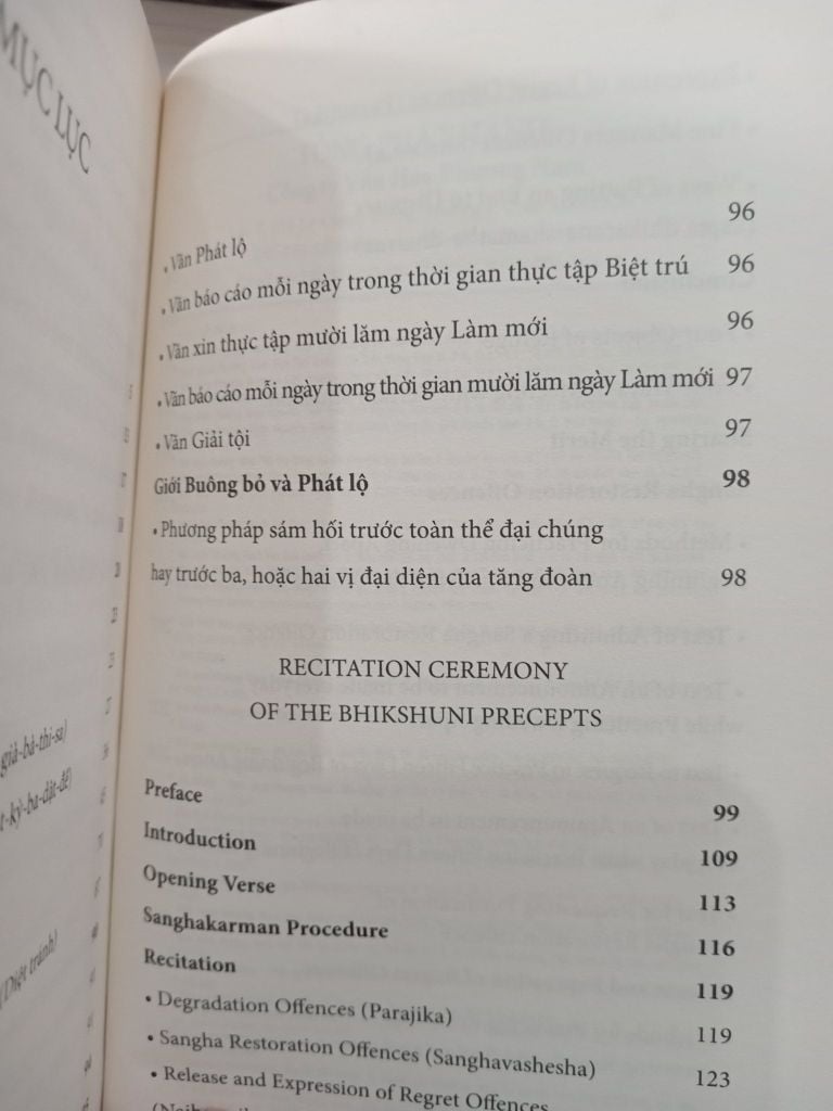  Giới Bản Khất Sĩ Tân Tu: Nghi Thức Tụng Giới Nữ Khất Sĩ - Thích Nhất Hạnh 