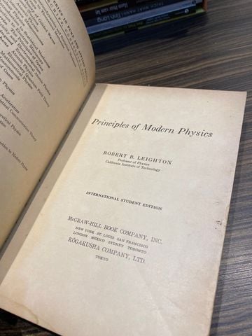 Principles of Modern Physics - Robert B. Leighton