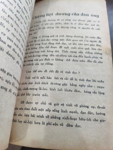  Bí Quyết Tình Yêu: Chỉ Dẫn Vệ Sinh Và Sinh Lý - Trương Việt 