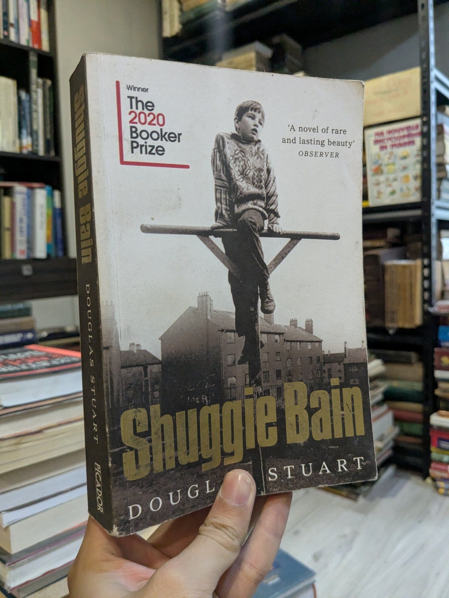  Shuggie Bain - Douglas Stuart 