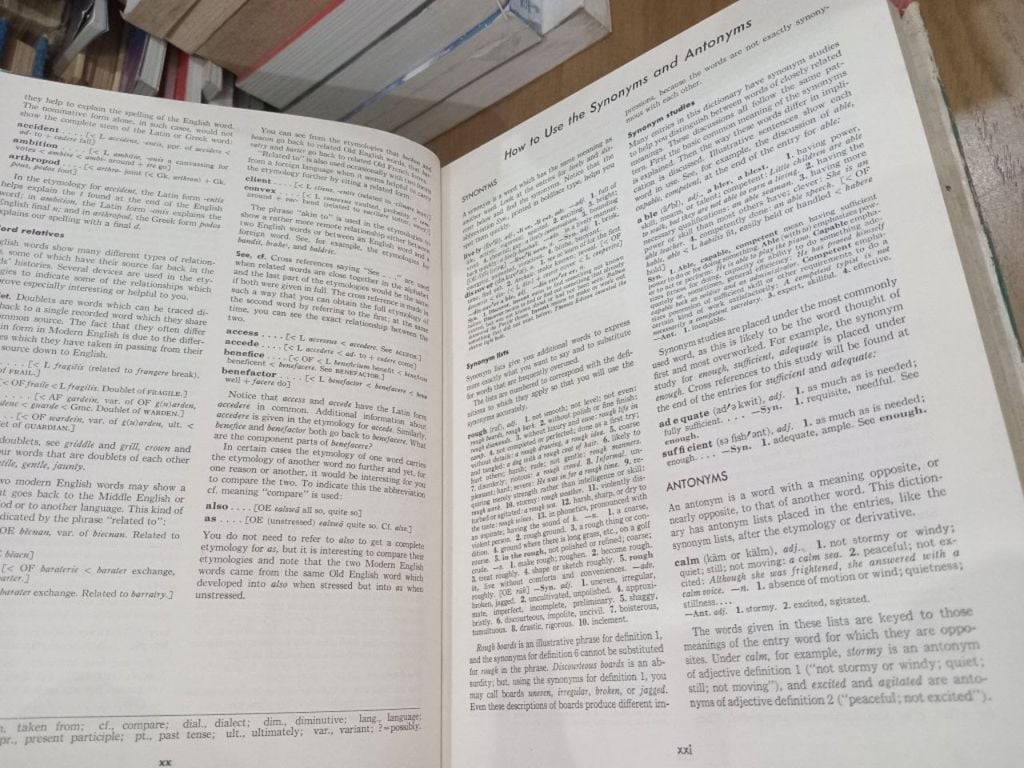  Thorndike Barnhart High School Dictionary - Clarence L. Barnhart 