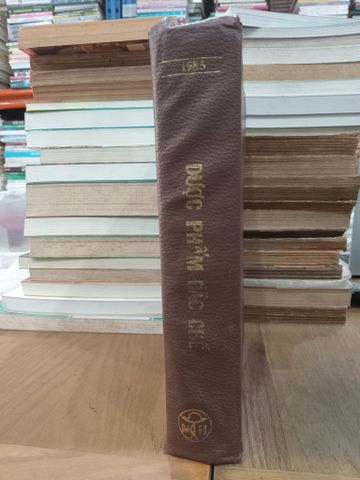  Cách sử dụng dược phẩm đặc chế trong nước và ngoài nước - Ngô Thế Hùng, Nguyễn Quang Tiệm, Võ Văn Phước 
