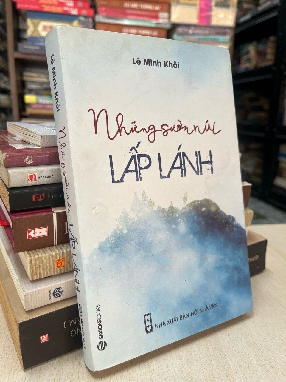  Những sườn núi lấp lánh - Lê Minh Khôi 