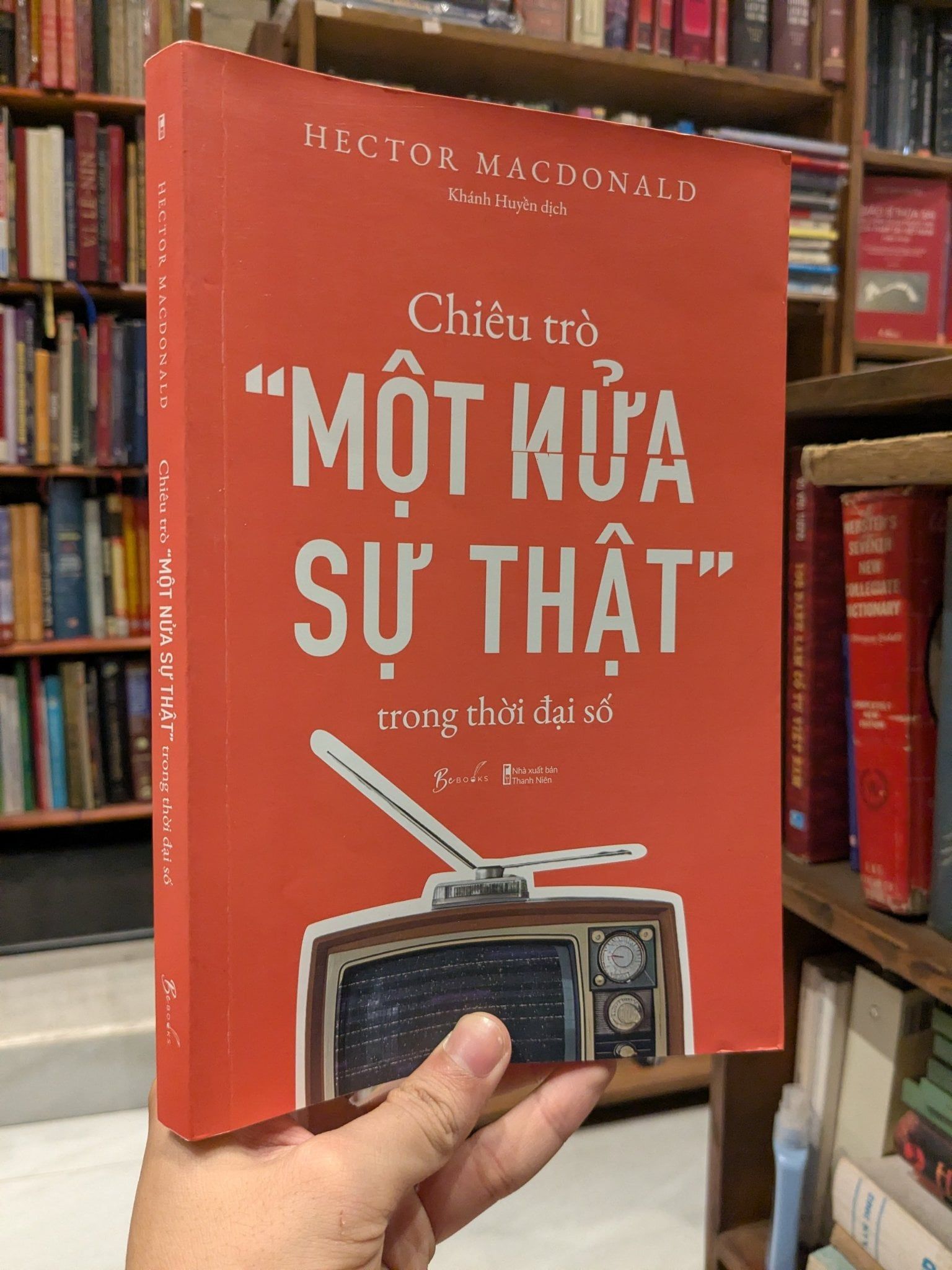  Chiêu trò một nửa sự thật - Hector Macdonald 