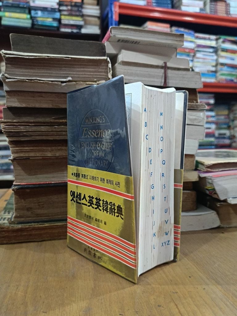  Sách Tiếng Hàn: Minjung'S Essence English-English Korean Dictionary 