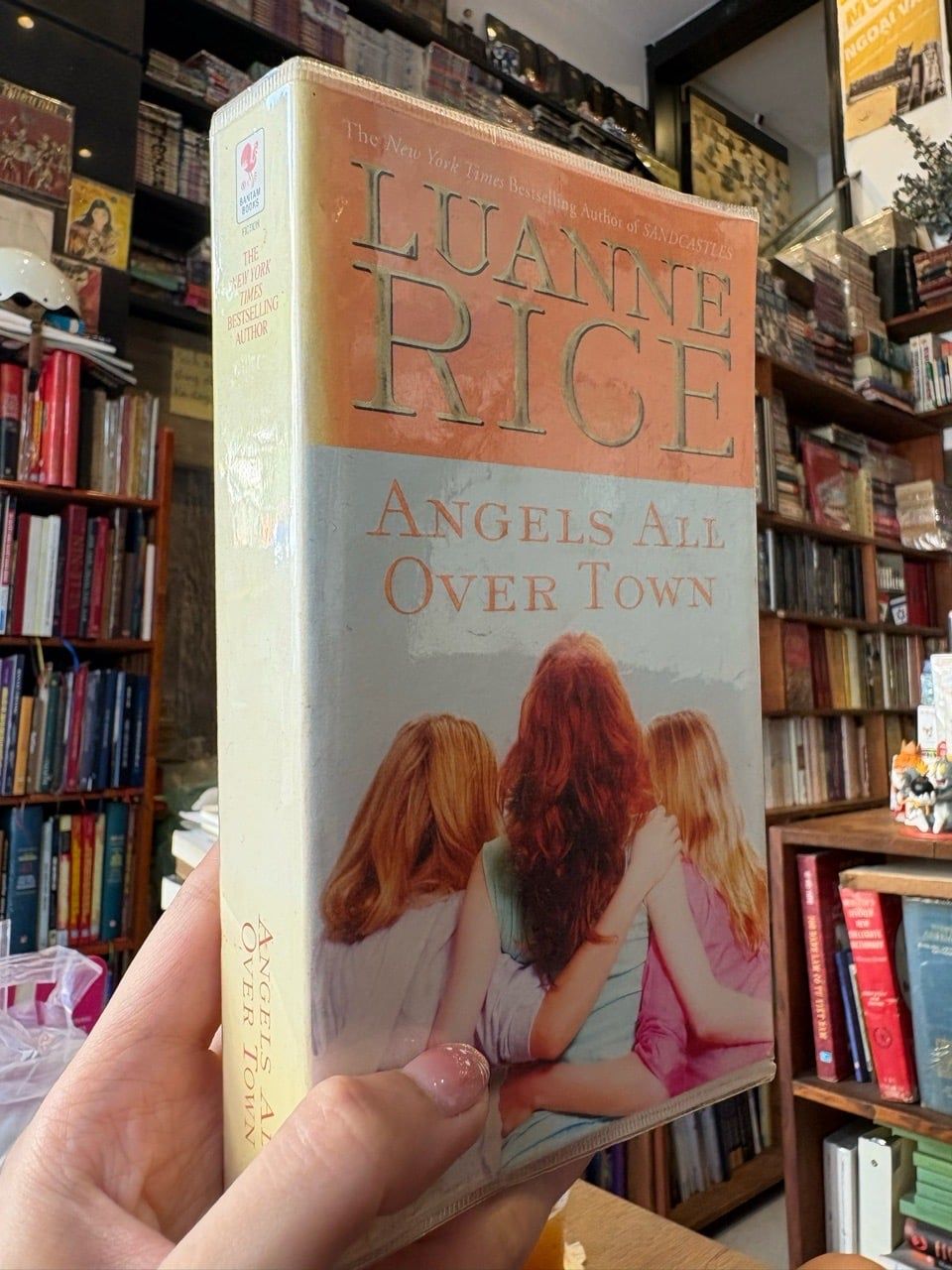  Angels All Over Town - Luanne Rice 