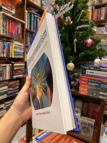  Entrepreneurism: Exploring Entrepreneurship from a Business Process Perspective - Thomas N. Duening, William W. Sherrill 