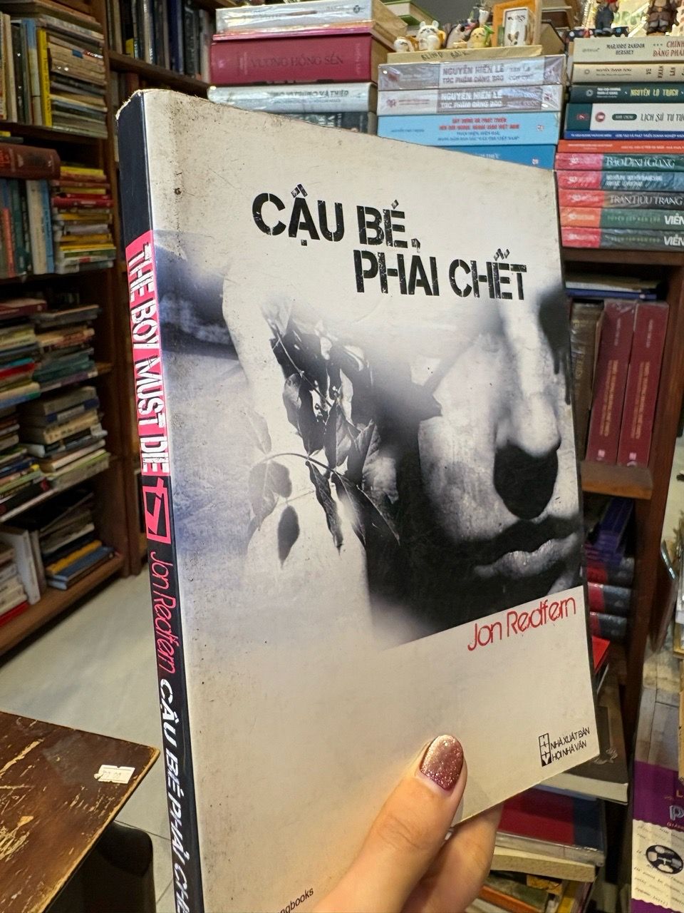  Cậu bé phải chết - Jon Redfern 