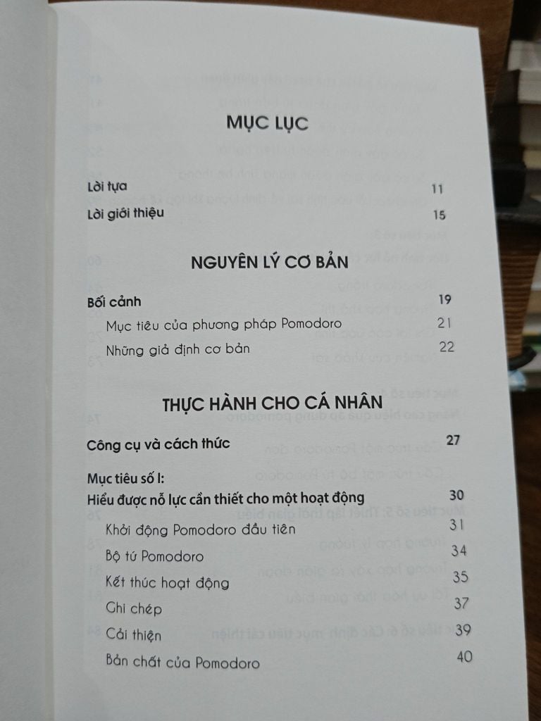  Pomodoro: Tuyệt Chiêu Quản Trị Thời Gian Để Việc Tập Trung Tư Duy Không Còn là Thách Thức - Francesco Cirillo (Bích Hường Dịch) 