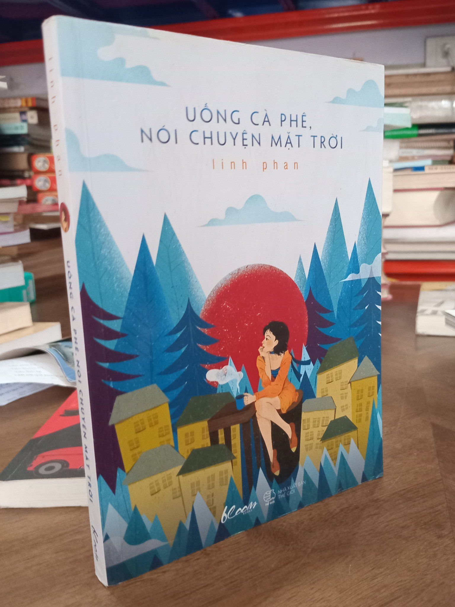  Uống cà phê nói chuyện Mặt Trời - Linh Phan 