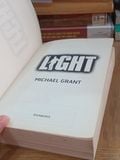  LIGHT - Michael Grant 