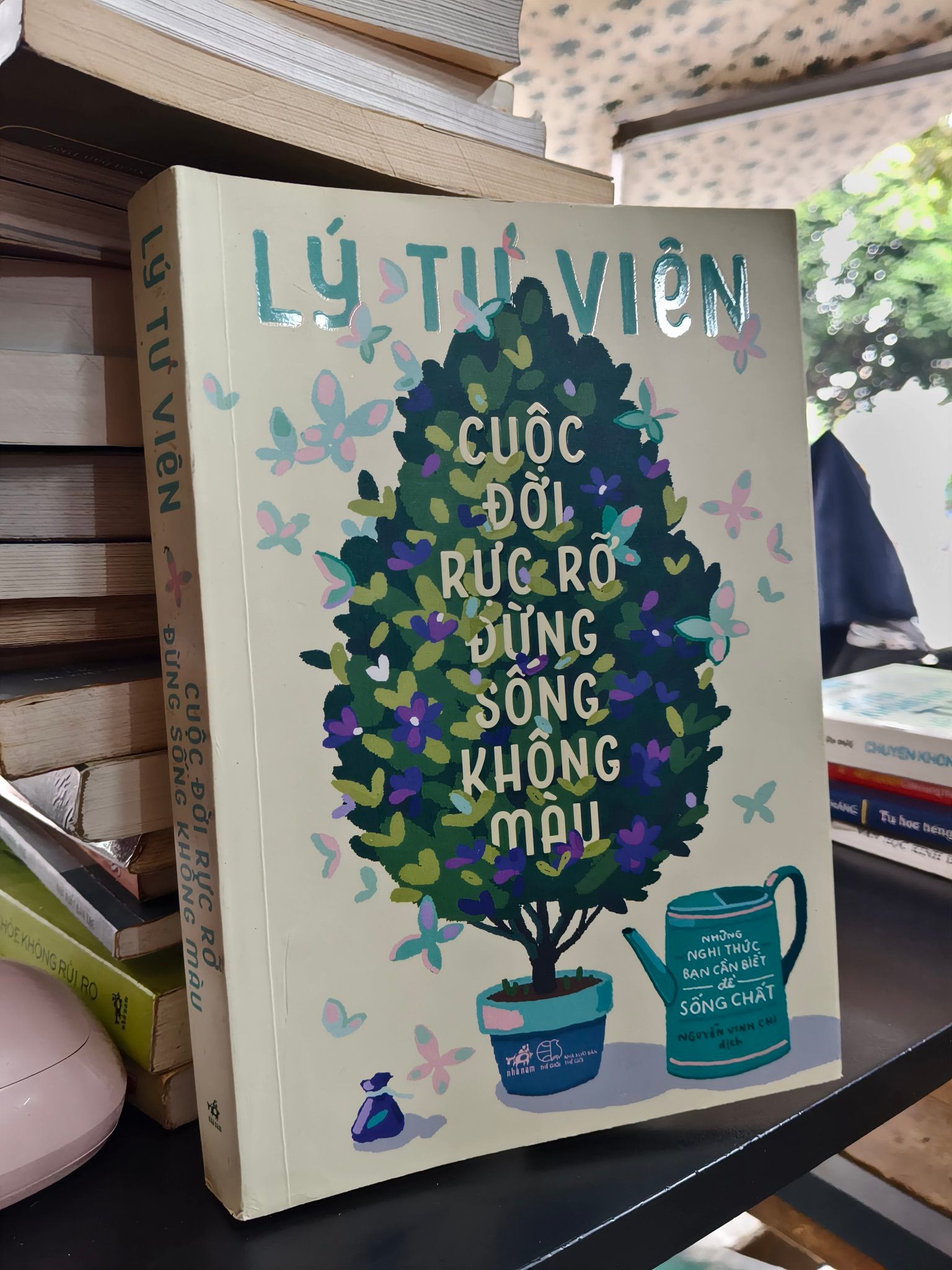  Cuộc đời rực rỡ đừng sống không màu - Lý Tư Viên 