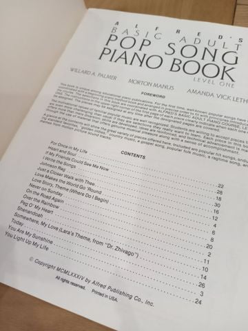  Alfred's basic adult pop song piano book, level one 