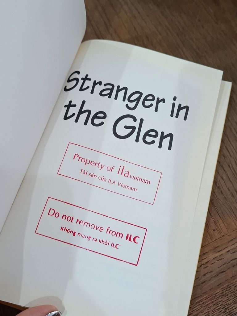  Stranger In The Glen - Kirsty White 