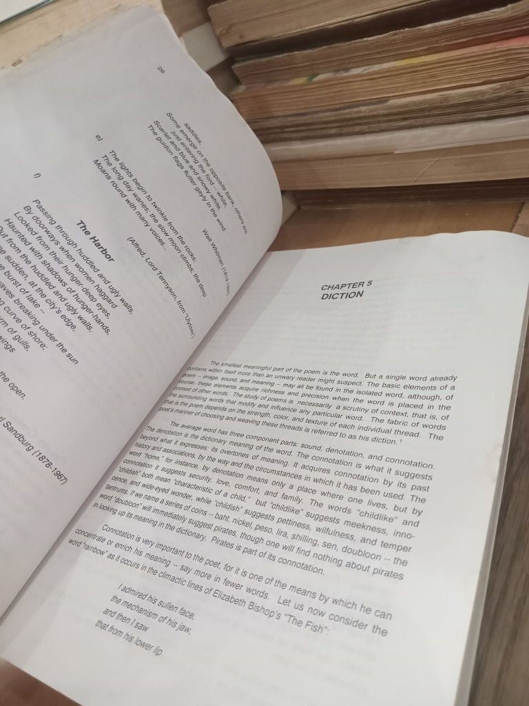  Poetry: An Introductory Study - Surapeepan Chatraporn 