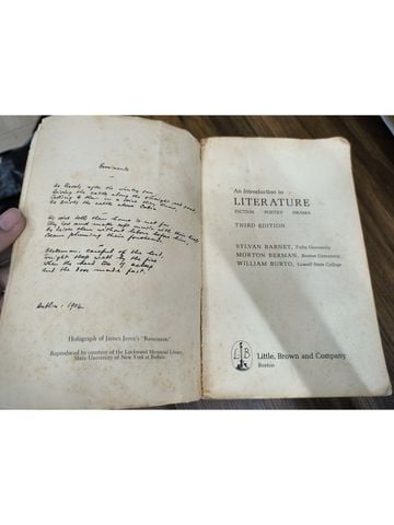  An Introduction To Literature - Sylvan Barnet, Morton Berman, William Burto 