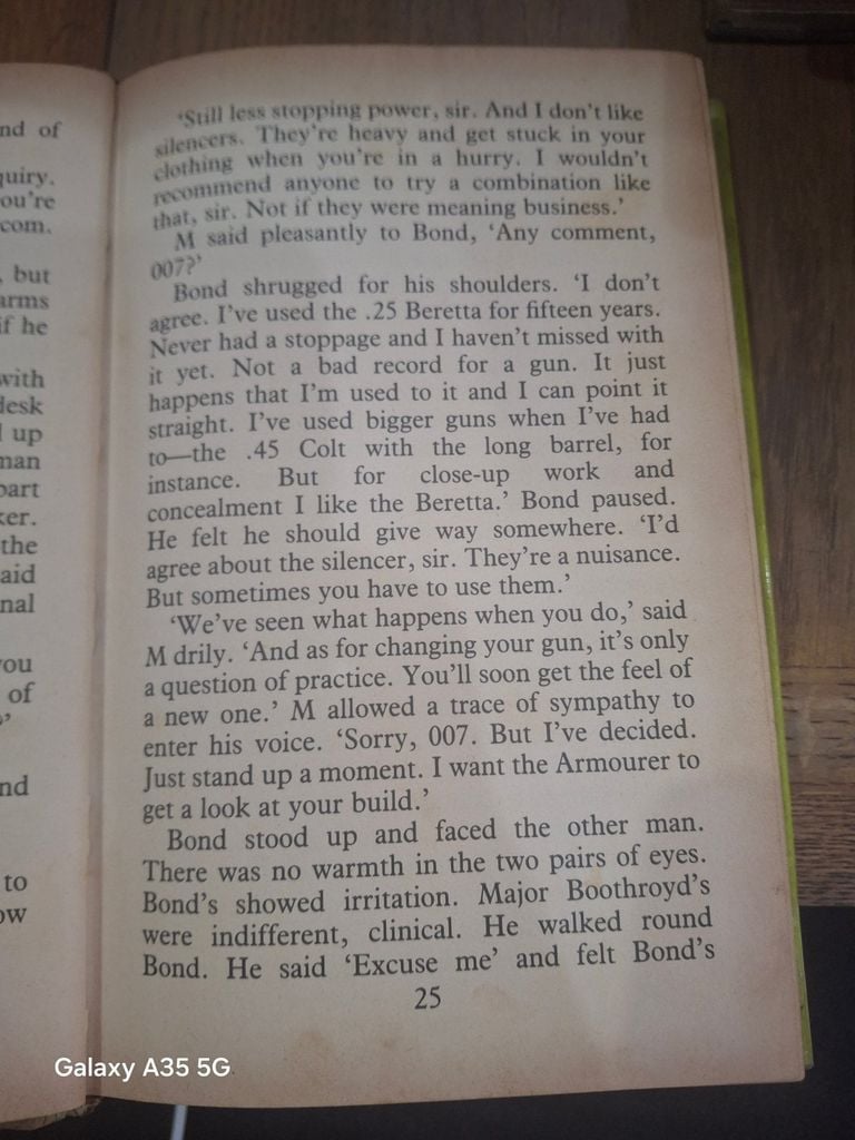  Dr No - Ian Fleming 