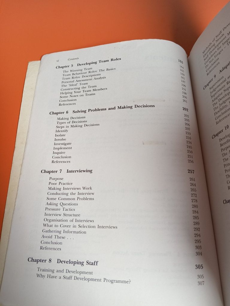  Making Management Work: A Practical Approach - Kenneth Stott, Allan Walker 