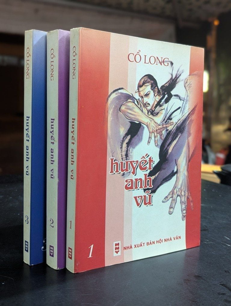  Huyết anh vũ - Cổ Long 