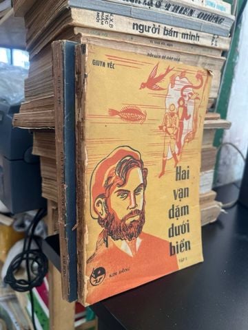  Hai Vạn Dặm Dưới Biển - Giuyn Vec 