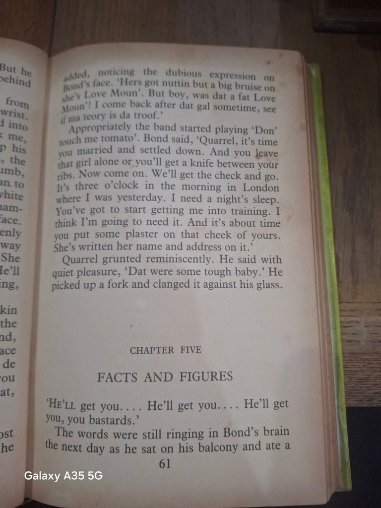  Dr No - Ian Fleming 