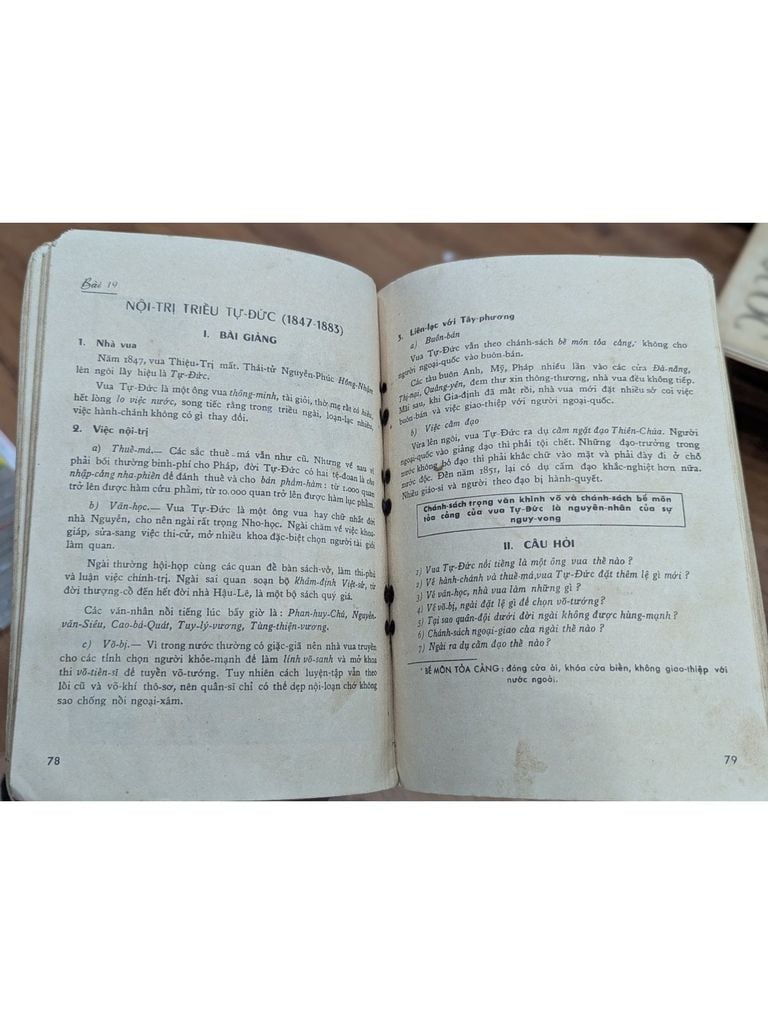  Quốc Sử Lớp Nhất 