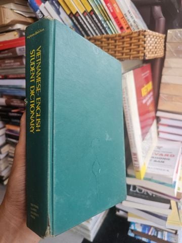  Vietnamese English student dictionary, by Nguyễn Ðình Hòa 