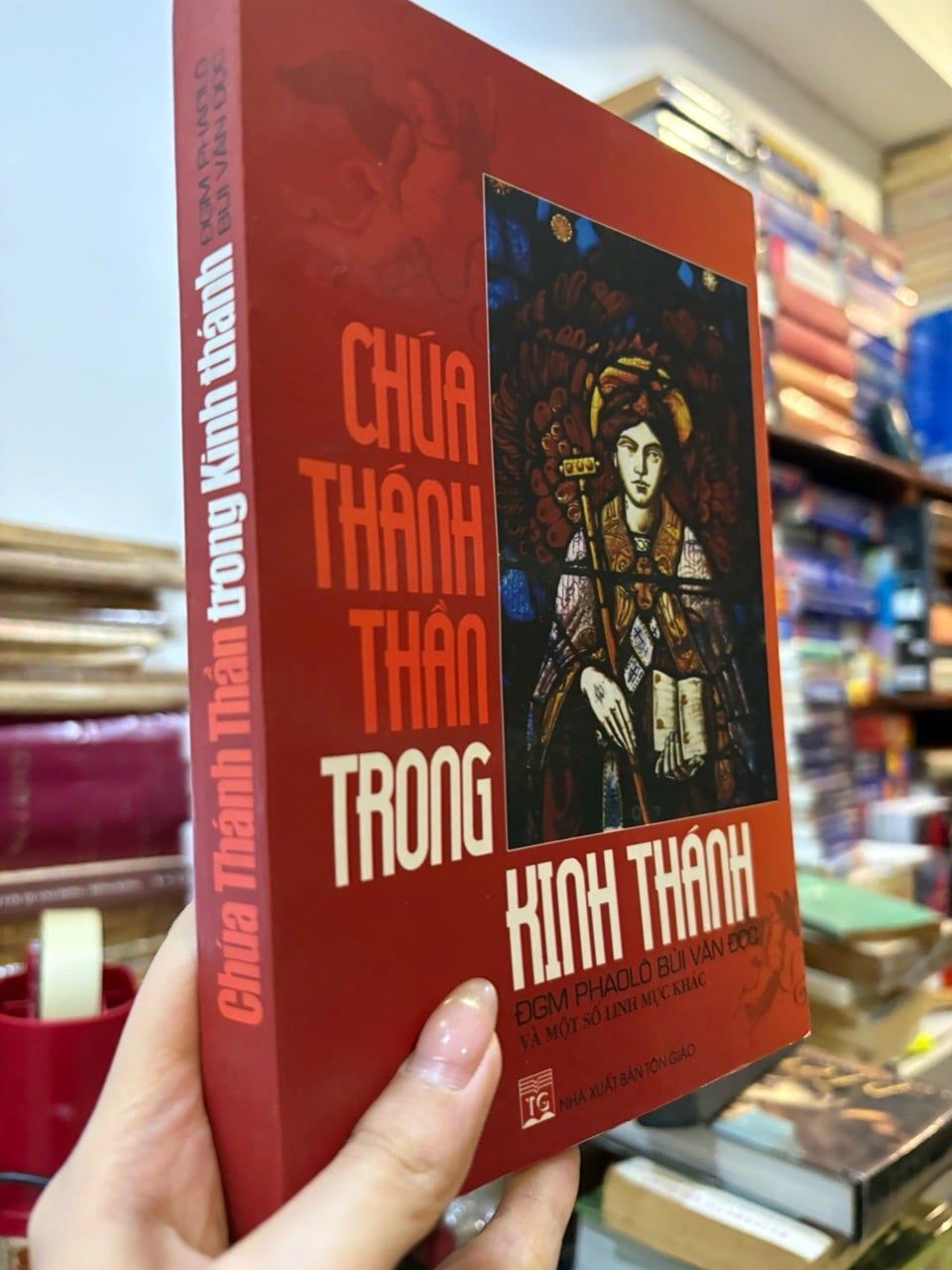  Chúa thánh thần trong kinh thánh - ĐGM Phaolo Bùi Văn Đọc và một số linh mục khác 