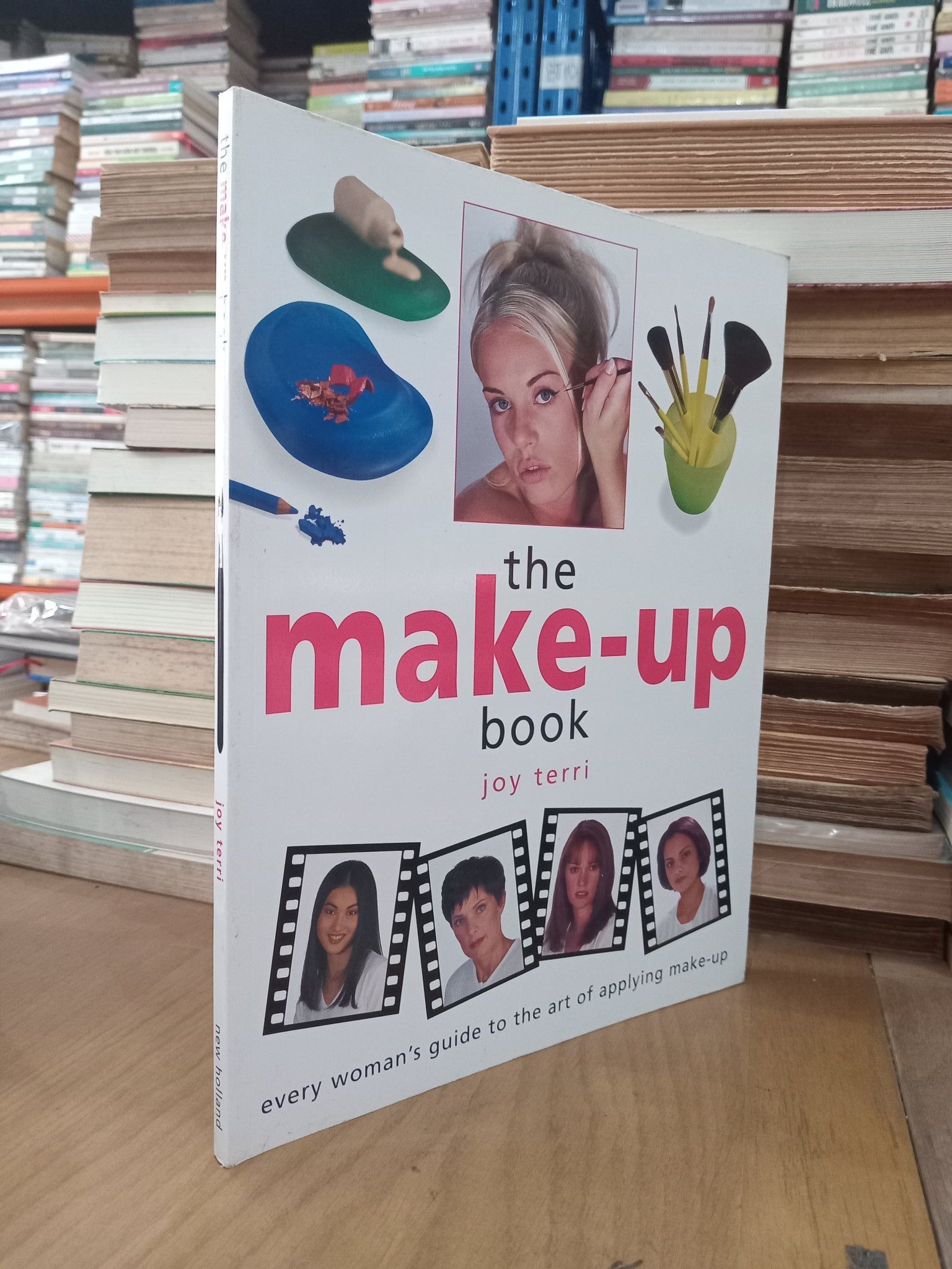  The Make-up Book - Joy Terri 