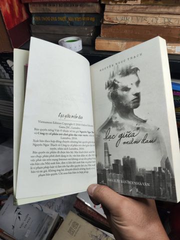  Lạc Giữa Miền Đau - Nguyễn Ngọc Thạch 