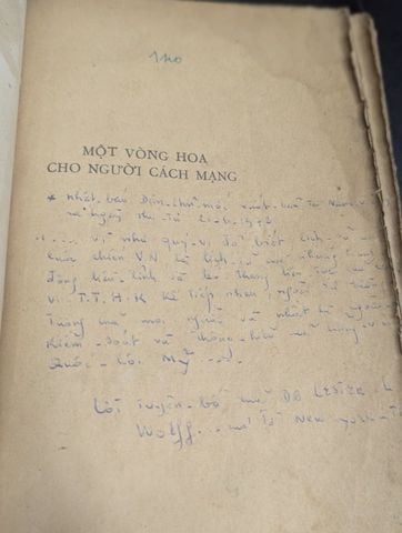  Một vòng hoa cho người cách mạng - Peter Abrahams 