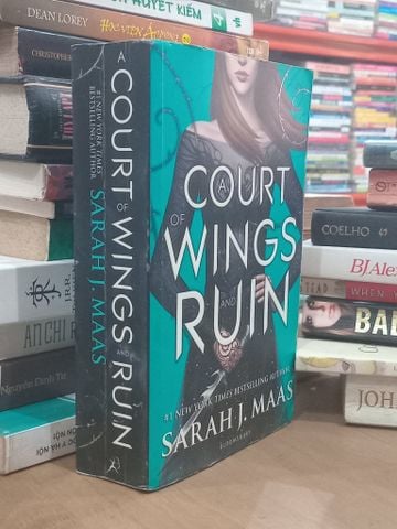  A Court of WIngs and Ruin - Sarah J.Maas 