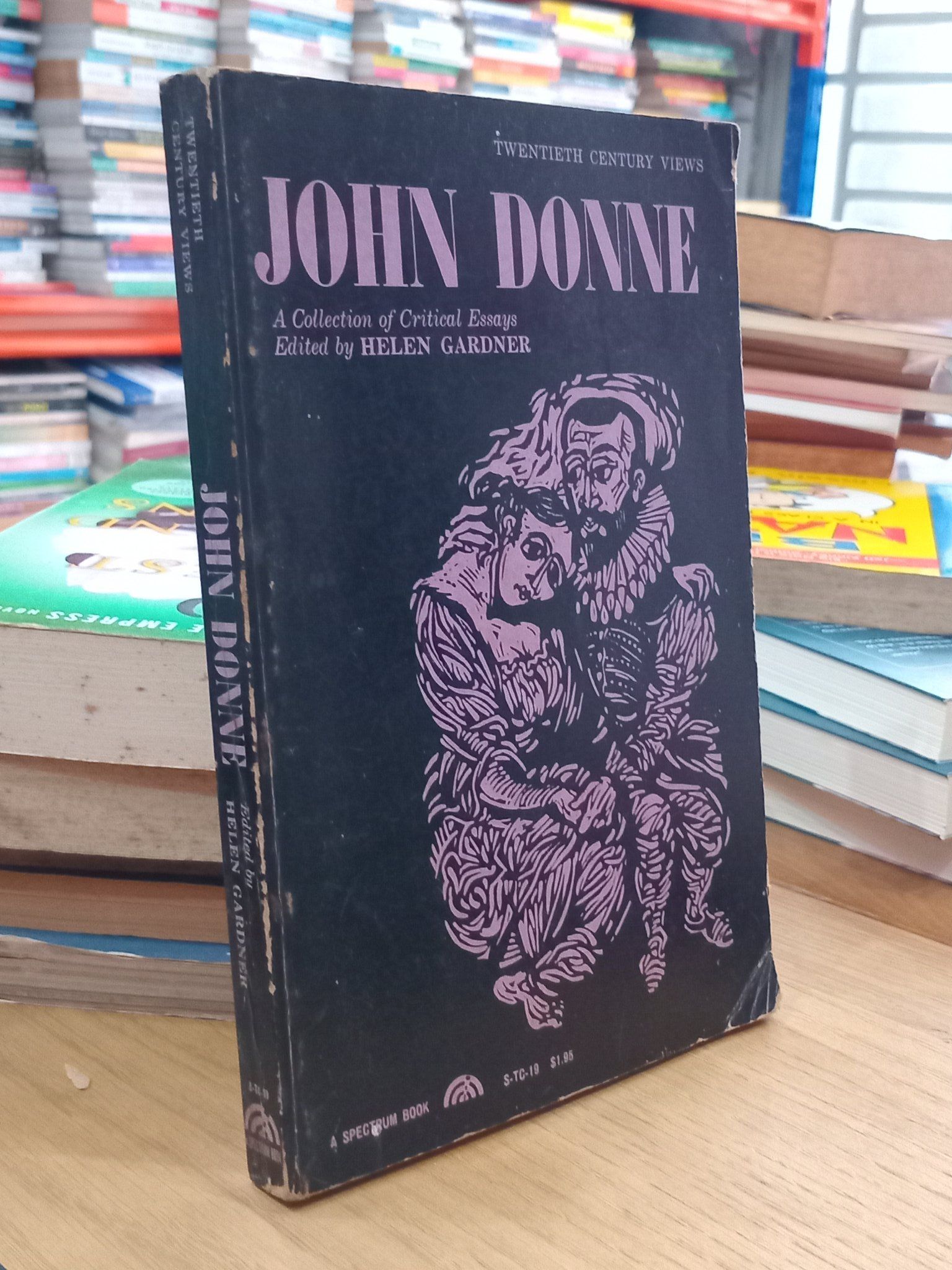  John Donne: A Collection of Critical Essays - edited by Helen Gardner 