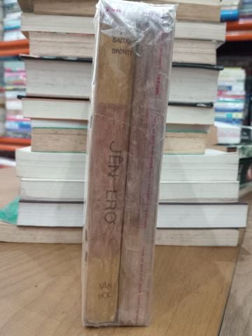  Jên Erơ - Saclôt Brônti 