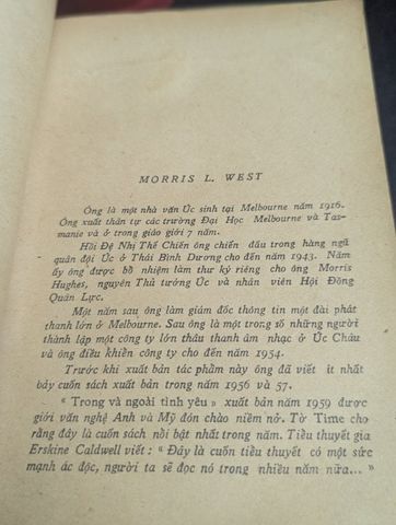  Trong và ngoài tình yêu - Morris West 