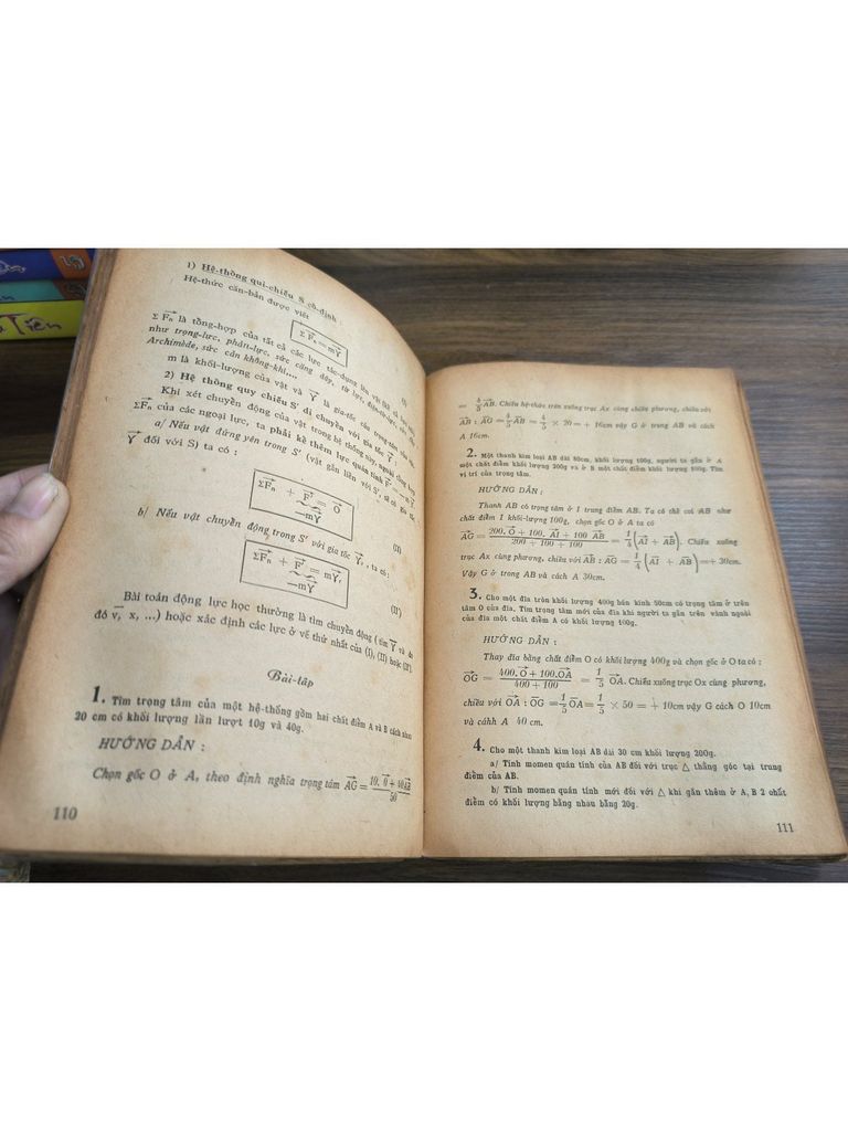 Vật Lý Học Lớp 12 A B Tập 1 - Cao Xuân An, Nguyễn Trọng Cơ, Nguyễn Quy Hảo, Trần Đăng Khánh 