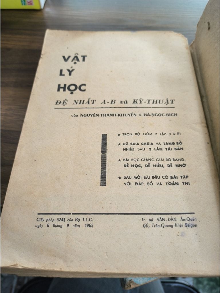  Tính Vật Lý Đệ Nhất A B Và Kỹ Thuật Tập 2 - Nguyễn Thanh Khuyến, Hà Ngọc Bích 