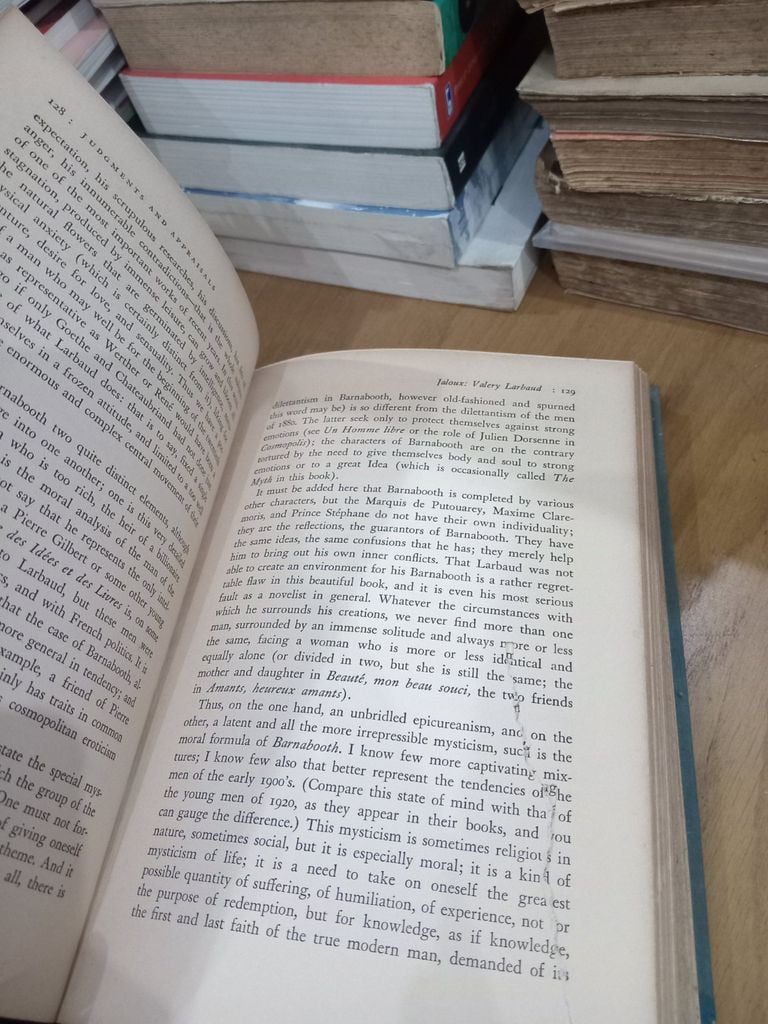  Essays From The Nouvelle Revue Française - Justin O'Brien 