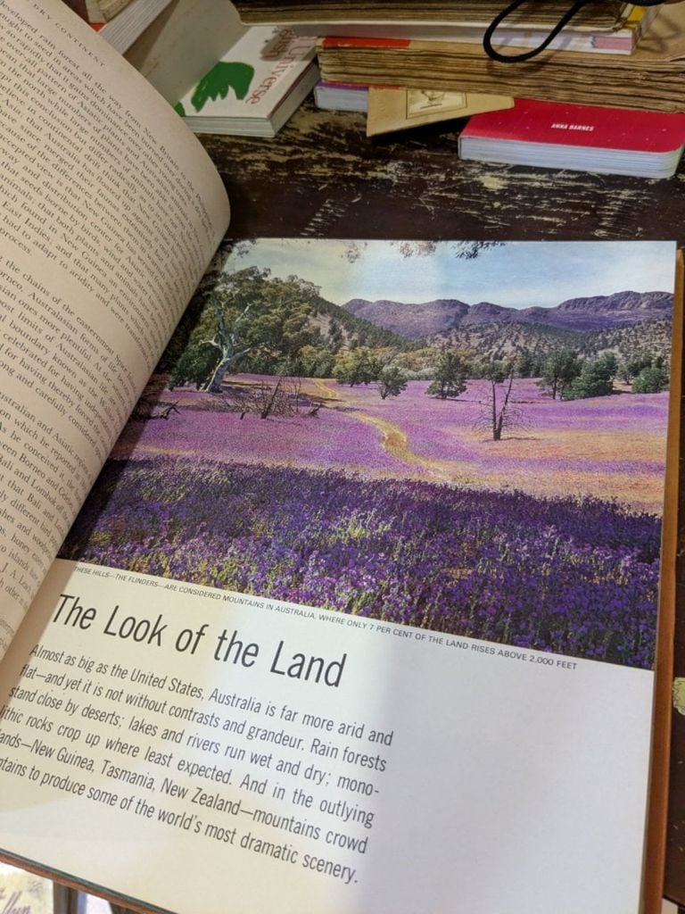  The Land and Wildlife of Australia 