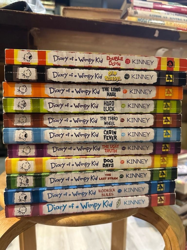  Diary of a Wimpy Kid Series - Jeff Kinney 