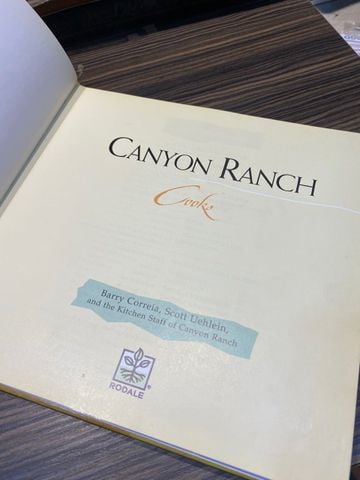  Canyon Ranch Cooks - Barry Correia, Scott Uehlein 
