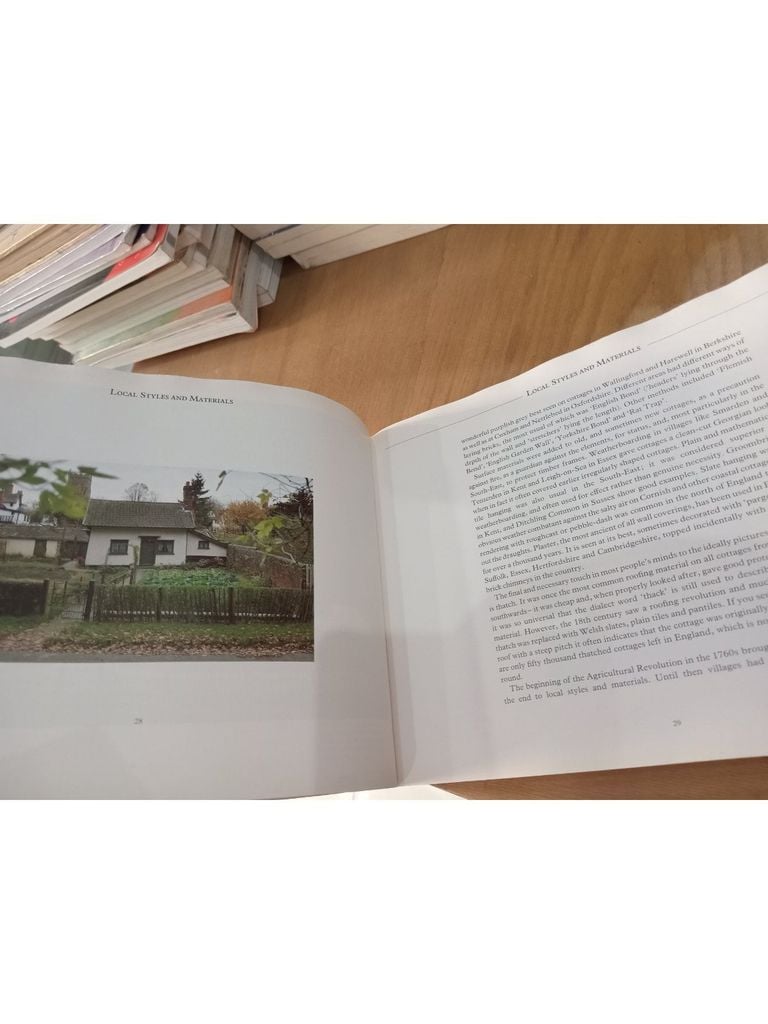  English Cottages - Tony Evans And Candida Lycett Green 