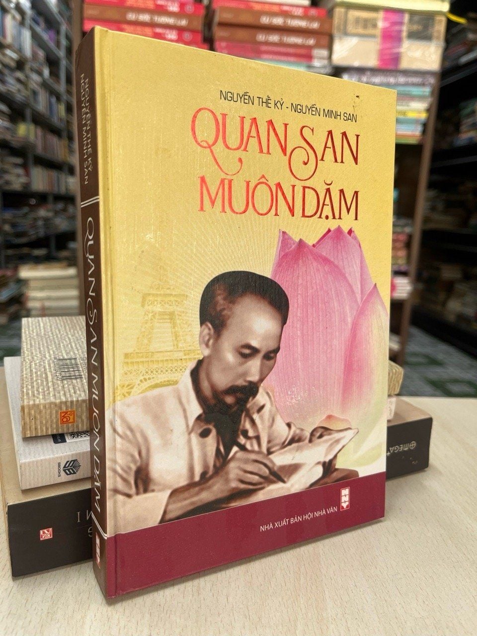  Quan san muôn dặm - Nguyễn Thế Kỷ, Nguyễn Minh San 
