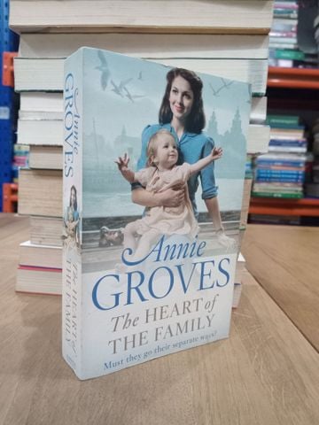  The heart of the family - Annie Groves 