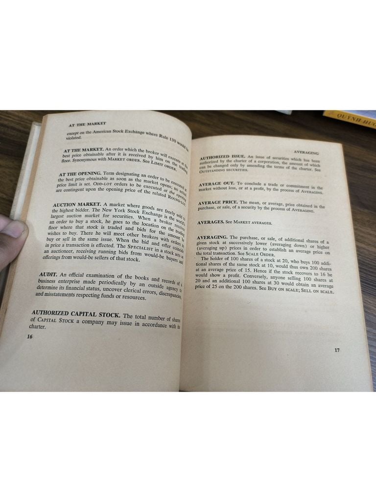 Dictionary Of Stock Market Terms - Peter Wyckoff 