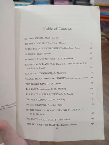  T. S. Eliot: A collection of critical essays - Hugh Kenner 