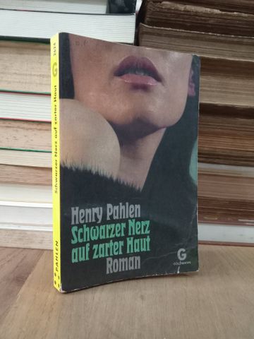  Schwarzer Nerz auf zarter Haut - Henry Pahlen 